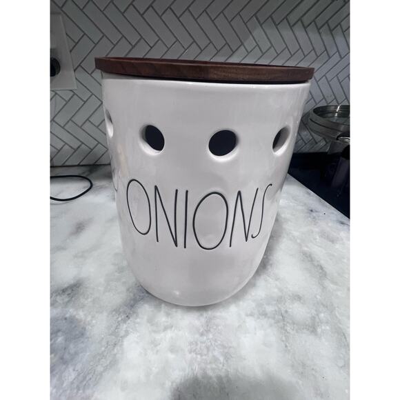 Rae Dunn Artisan Collection ONIONS Storage Crock Canister w/ Wood Lid Kitchen